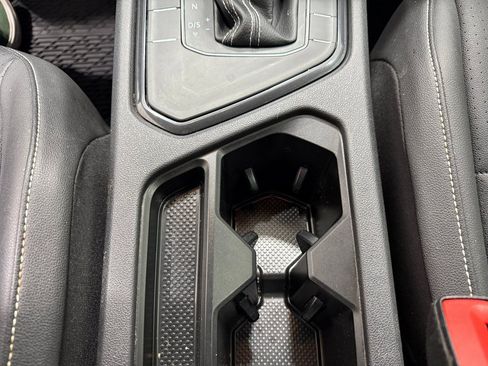 Used 2021 Volkswagen Tiguan SE FWD image 13