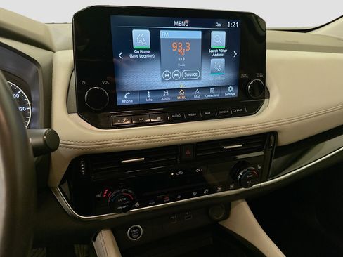 Used 2023 Nissan Rogue SL w/ SL Premium Package image 26