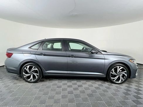 Used 2025 Volkswagen Jetta SEL FWD image 7