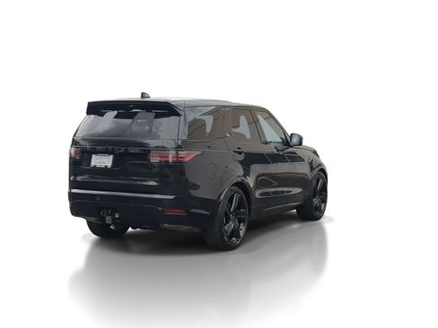 Used 2025 Land Rover Discovery Dynamic SE image 8