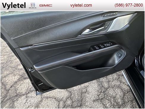 Used 2023 Cadillac CT4 V w/ Technology Package image 17