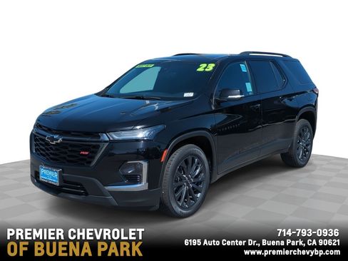Used 2023 Chevrolet Traverse RS w/ LPO, Cargo Package FWD image 1