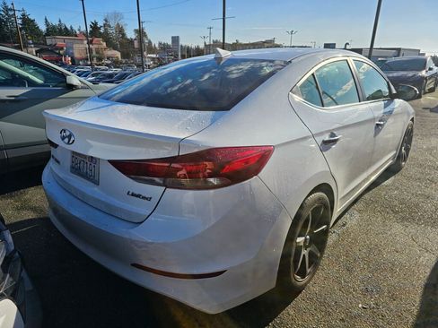 Used 2017 Hyundai Elantra Limited image 7