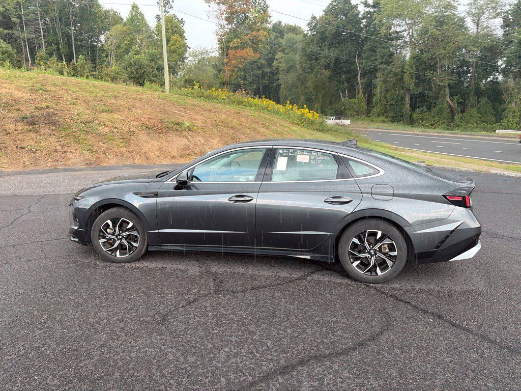 Used 2025 Hyundai Sonata SEL FWD image 6