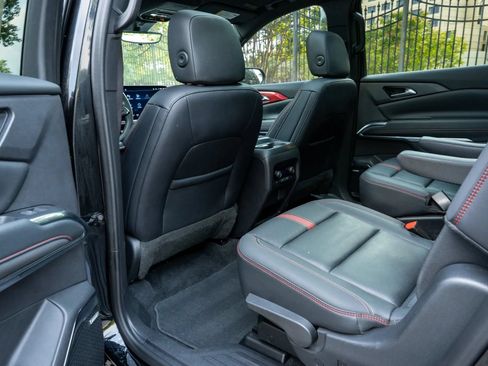 Used 2024 Chevrolet Traverse RS w/ LPO, Floor Liner Package FWD image 13