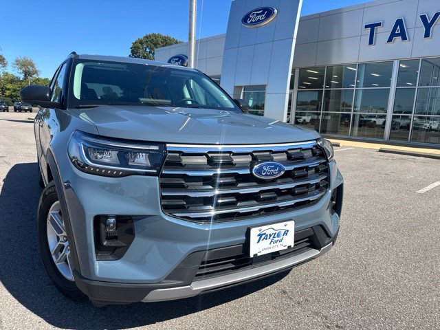 Used 2026 Ford Explorer Active w/ Active Comfort Package RWD image 5