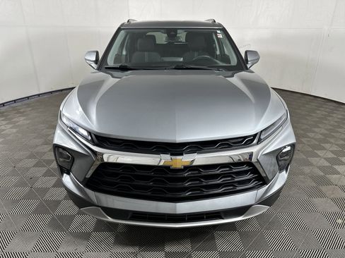 Used 2024 Chevrolet Blazer LT w/ Convenience Package FWD image 2