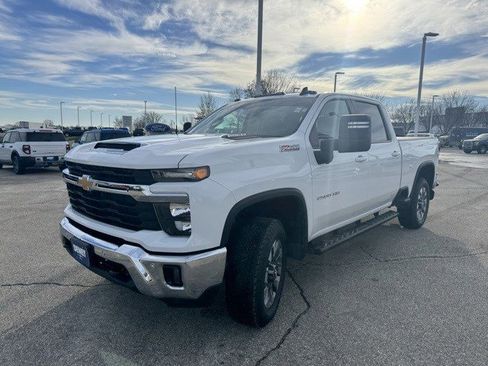 Used 2025 Chevrolet Silverado 2500 LT w/ All Star Edition image 3