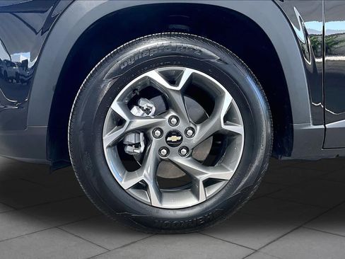 Used 2026 Chevrolet Trax LT FWD image 11
