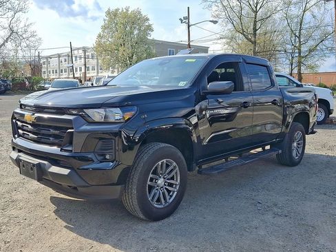 Used 2023 Chevrolet Colorado LT w/ LT Convenience Package image 3