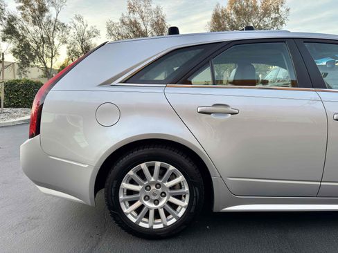 Used 2011 Cadillac CTS AWD Wagon image 14