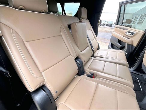 Used 2021 Chevrolet Suburban Premier AWD/4WD image 24