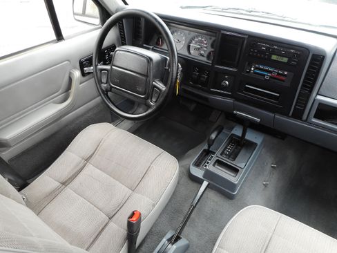 Used 1996 Jeep Cherokee 4WD 4-Door image 25