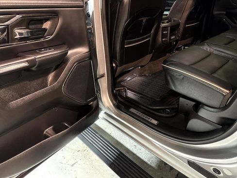 Used 2022 RAM 1500 Limited w/ Body Color Bumper Group image 17