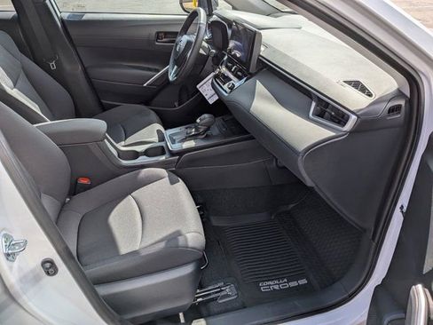 Certified 2026 Toyota Corolla Cross LE FWD image 5