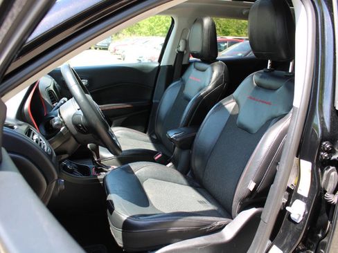 Used 2017 Jeep Compass Trailhawk w/ Navigation Group image 25