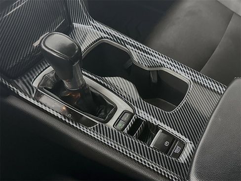 Used 2018 Honda Accord Sport image 16