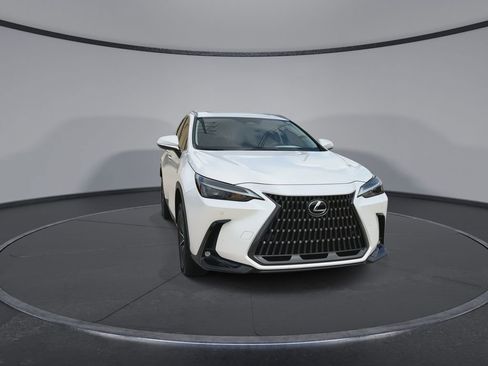 Used 2023 Lexus NX 250 FWD image 3