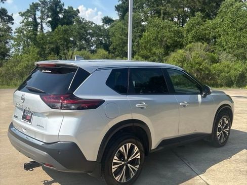 Used 2022 Nissan Rogue SV AWD/4WD image 6