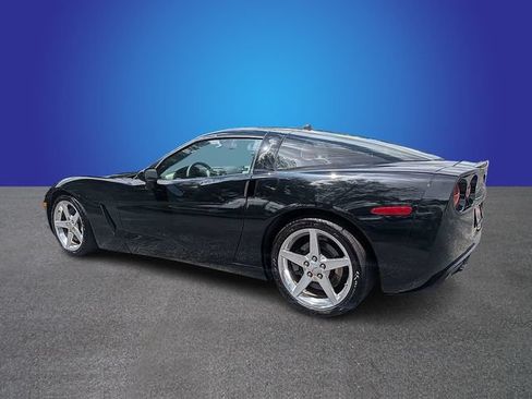 Used 2005 Chevrolet Corvette Coupe w/ Preferred Equipment Group RWD image 3