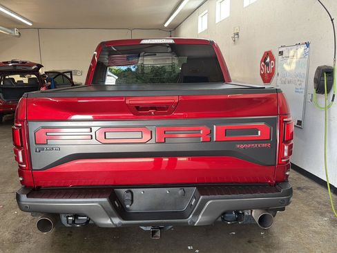 Used 2017 Ford F150 Raptor w/ Equipment Group 802A Luxury AWD/4WD image 3