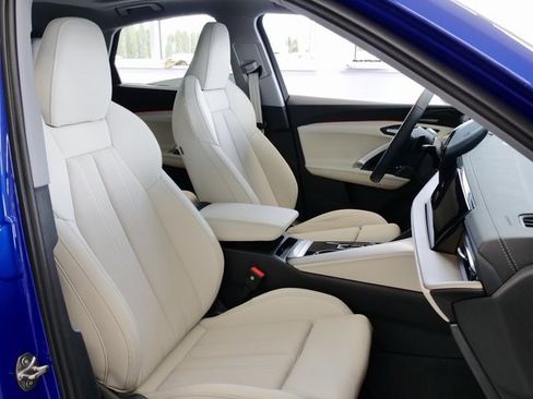 New 2025 Audi Q5 Premium Plus image 16