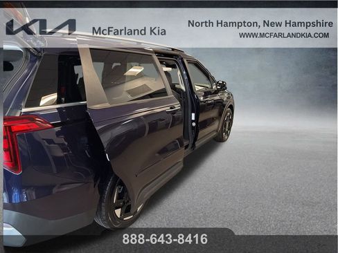 Used 2026 Kia Carnival EX image 7