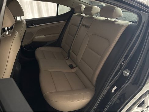 Used 2018 Hyundai Elantra Limited image 38