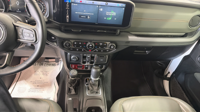 Used 2024 Jeep Gladiator Mojave AWD/4WD image 21