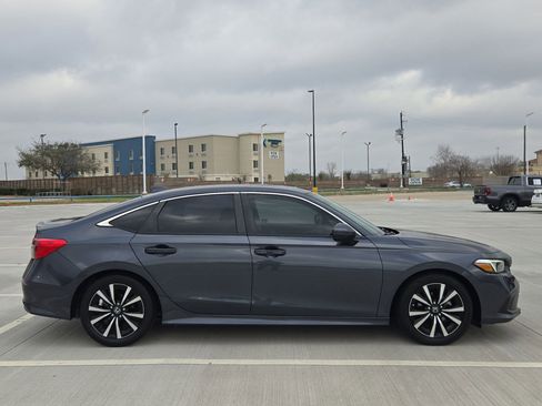 Used 2023 Honda Civic EX image 2