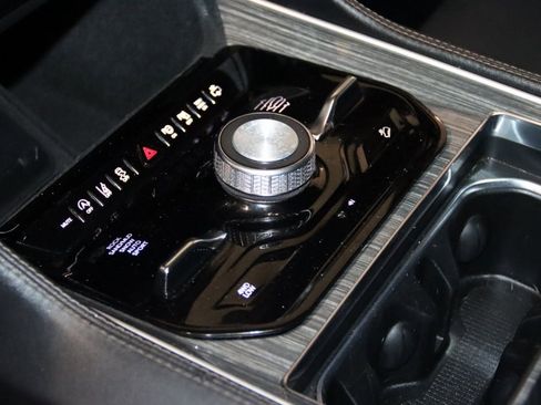 Used 2022 Jeep Wagoneer Series III w/ Premium Group I image 40