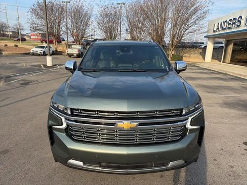 Used 2023 Chevrolet Suburban Premier image 9