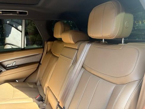 Used 2023 Land Rover Range Rover SE AWD/4WD image 8