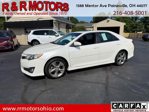 Used 2012 Toyota Camry SE FWD image 1