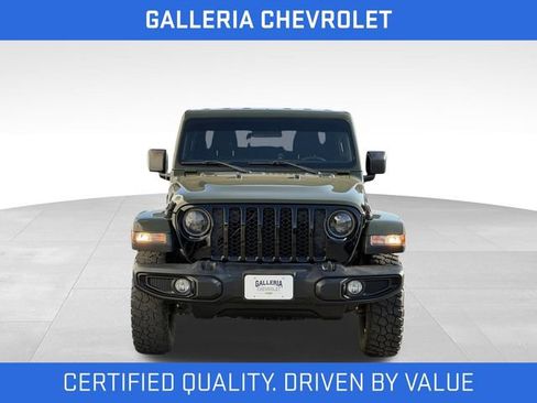 Used 2023 Jeep Gladiator Sport AWD/4WD image 3