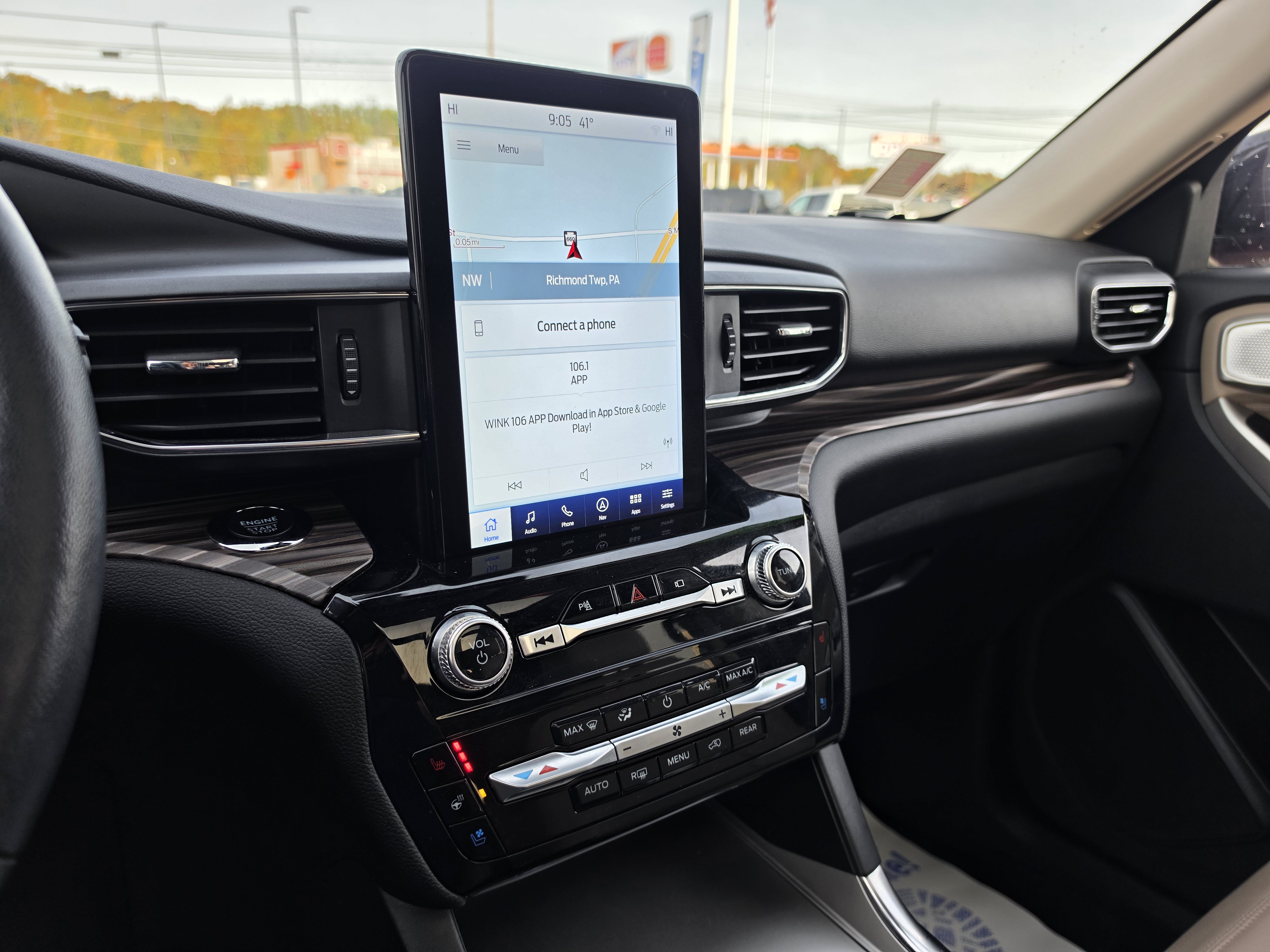 Used 2023 Ford Explorer Limited w/ Limited Technology Package AWD/4WD image 26