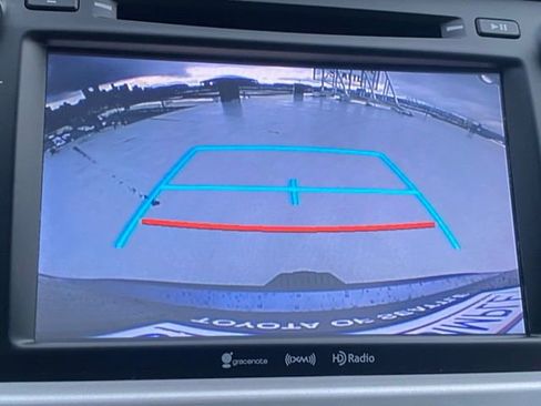 Used 2018 Toyota Highlander XLE image 16