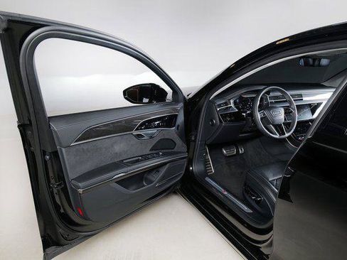 Certified 2022 Audi S8 image 24