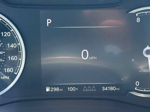 Used 2025 Genesis G70 2.5T AWD/4WD image 13