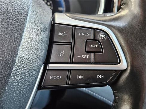 Used 2023 Toyota Highlander Platinum AWD/4WD image 23