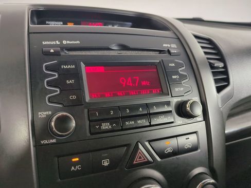 Used 2012 Kia Sorento LX image 19