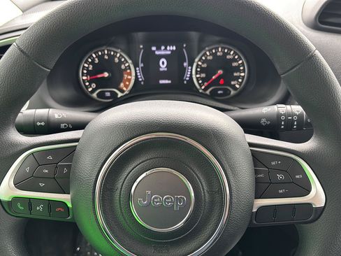 Used 2019 Jeep Renegade Sport FWD image 19