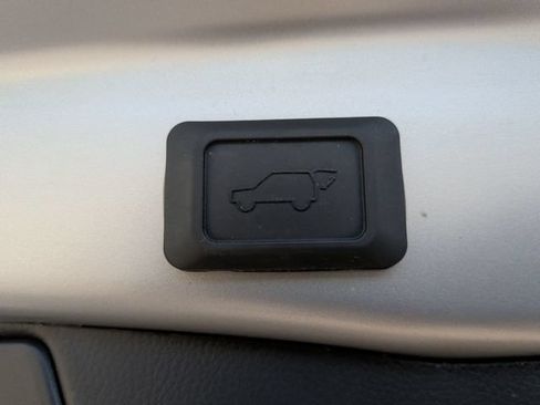 Used 2024 Toyota RAV4 XSE AWD/4WD image 33
