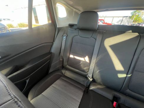 Used 2025 Chevrolet Trax LT w/ LT Convenience Package image 39