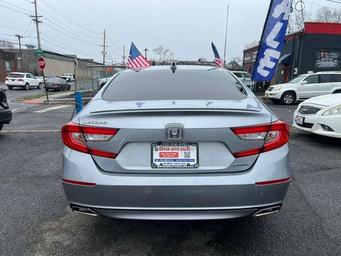 Used 2018 Honda Accord Sport image 9