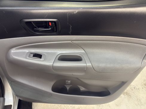 Used 2011 Toyota Tacoma 4x4 Double Cab w/ SR5 Pkg #2 image 24