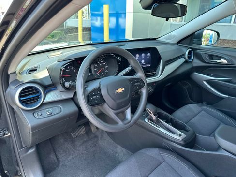 Used 2026 Chevrolet Trax LS FWD image 13