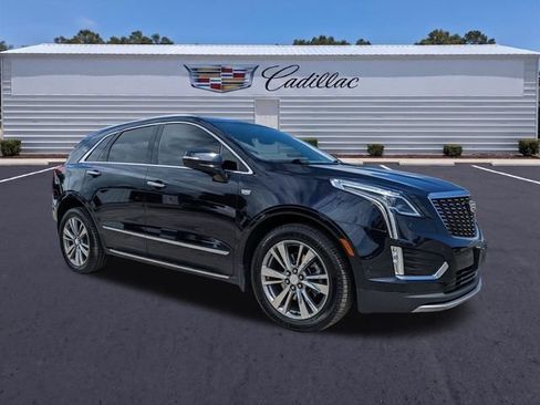 Used 2022 Cadillac XT5 Premium Luxury w/ Platinum Package AWD/4WD image 2