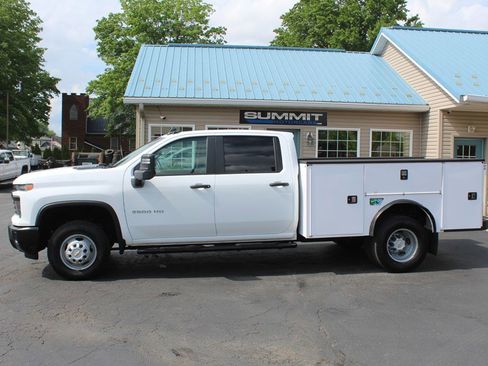 Used 2025 Chevrolet Silverado 3500 W/T w/ WT Convenience Package AWD/4WD image 2