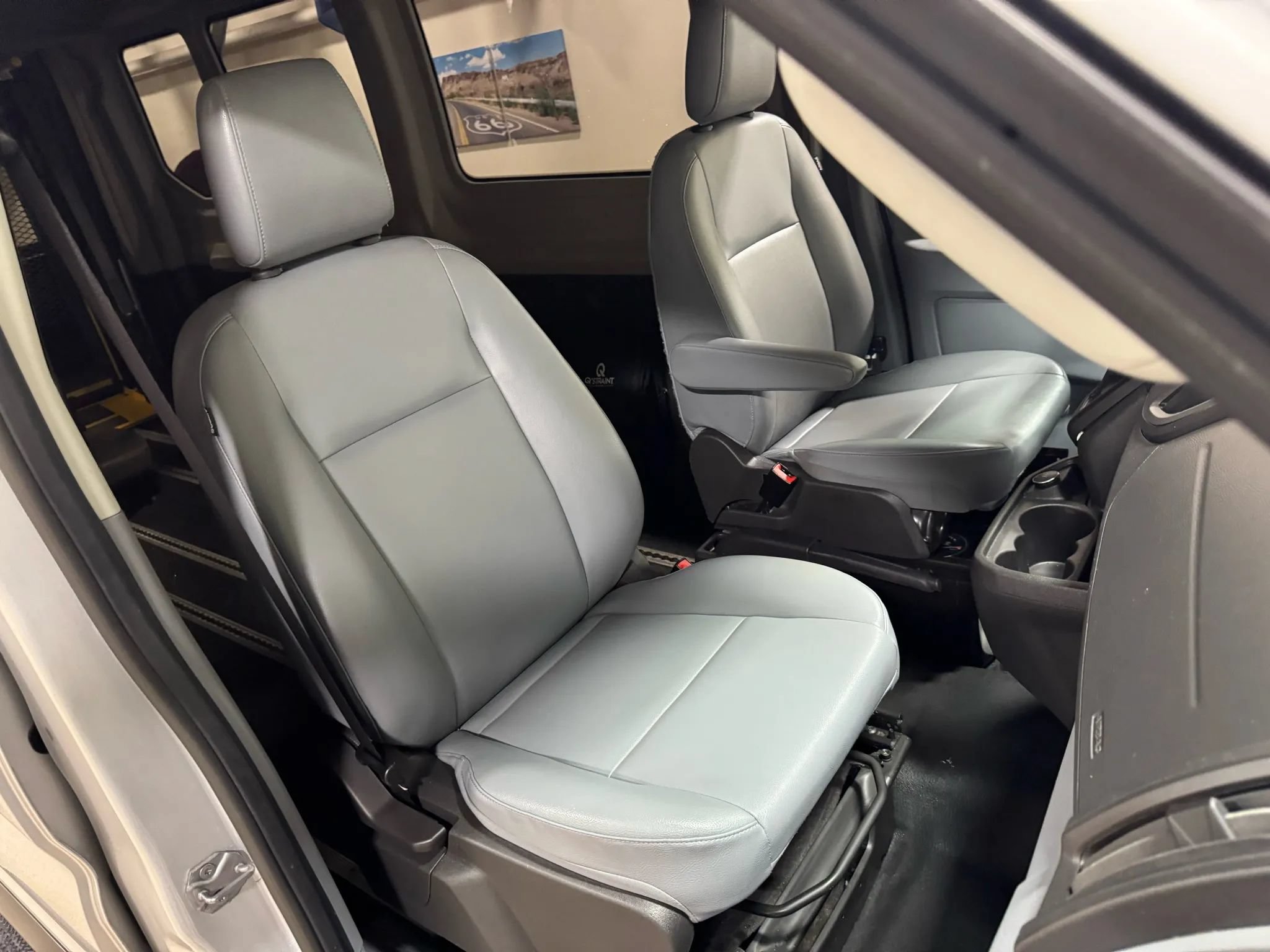 Used 2019 Ford Transit 250 148 Medium Roof RWD image 30